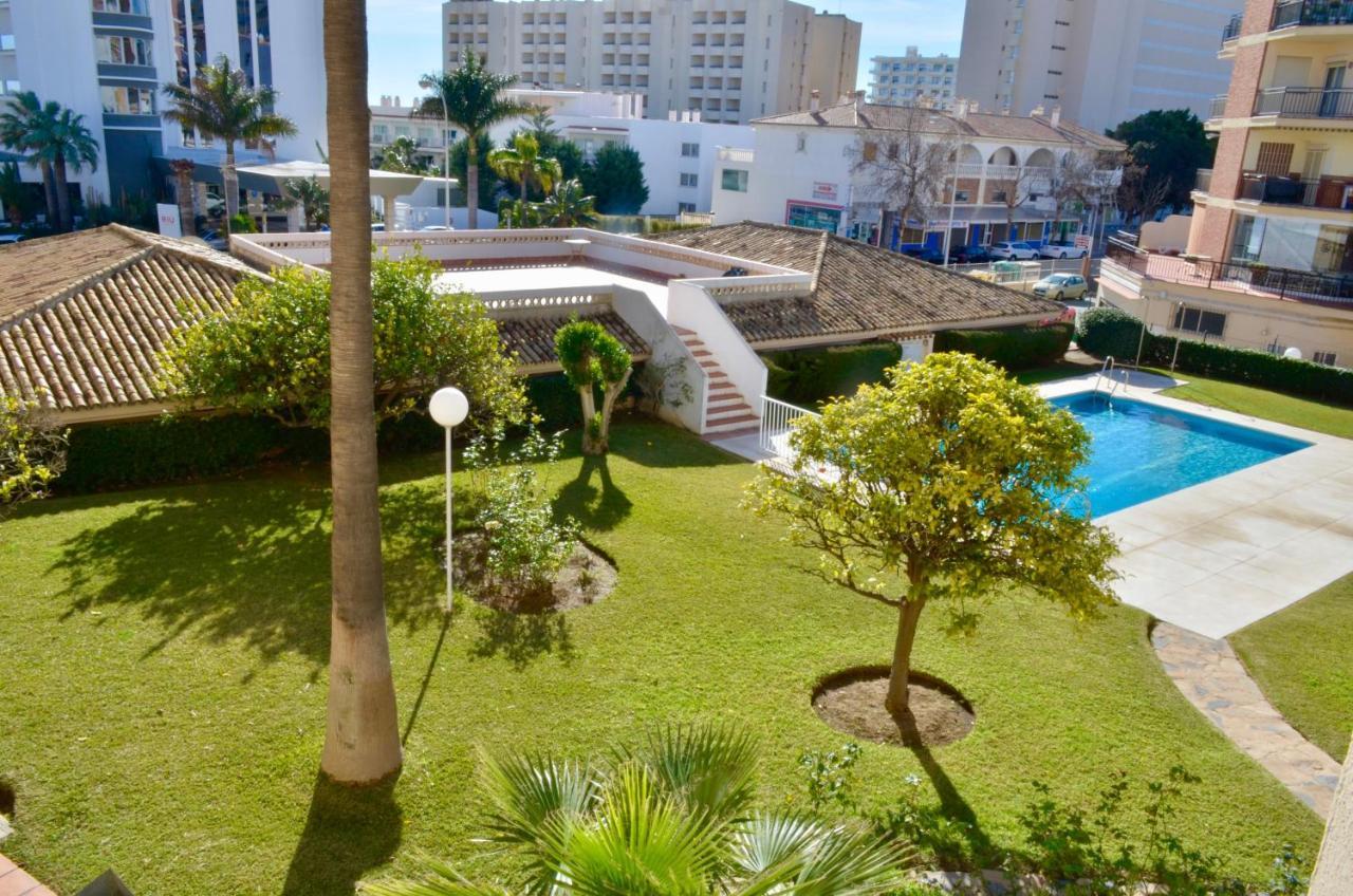 Carihuela Un Dormitorio Junto Al Mar Apartment Torremolinos Bagian luar foto