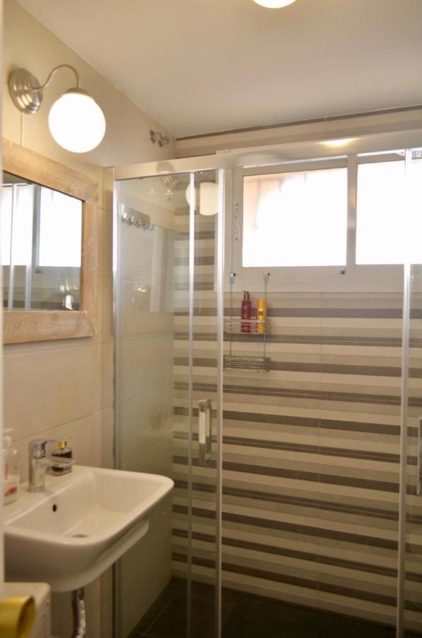 Carihuela Un Dormitorio Junto Al Mar Apartment Torremolinos Bagian luar foto