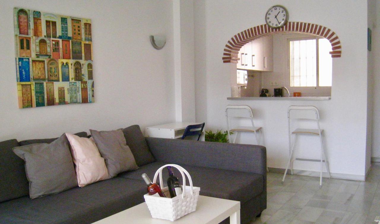 Carihuela Un Dormitorio Junto Al Mar Apartment Torremolinos Bagian luar foto