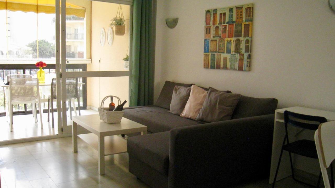 Carihuela Un Dormitorio Junto Al Mar Apartment Torremolinos Bagian luar foto