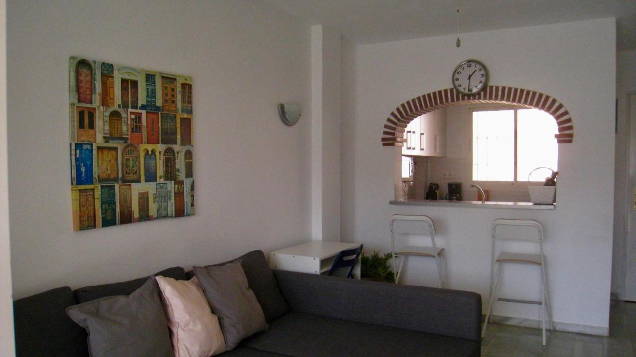 Carihuela Un Dormitorio Junto Al Mar Apartment Torremolinos Bagian luar foto